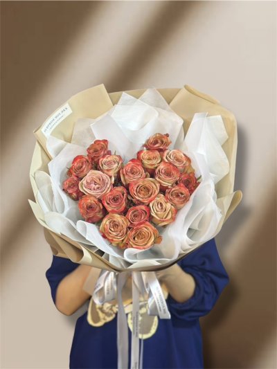 20 Stems Cappuccino Heart Bouquet